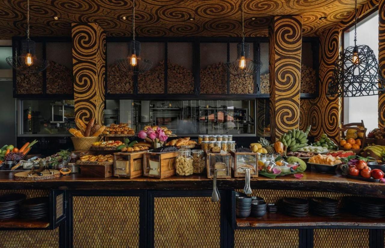 Keemala Hotel Kamala Beach Exterior photo The buffet at the restaurant
